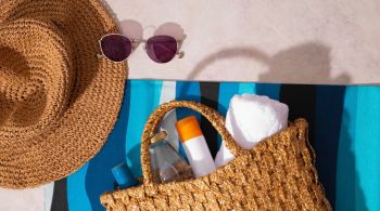 Com a temporada de férias, cabe investir em itens para deixar o visual praiano mais elegante
