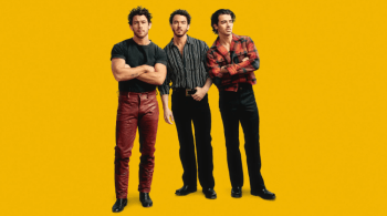 Trio retorna ao Brasil para apresentação única no Allianz Parque; veja sugestões de looks e utensílios para curtir o evento sem imprevistos